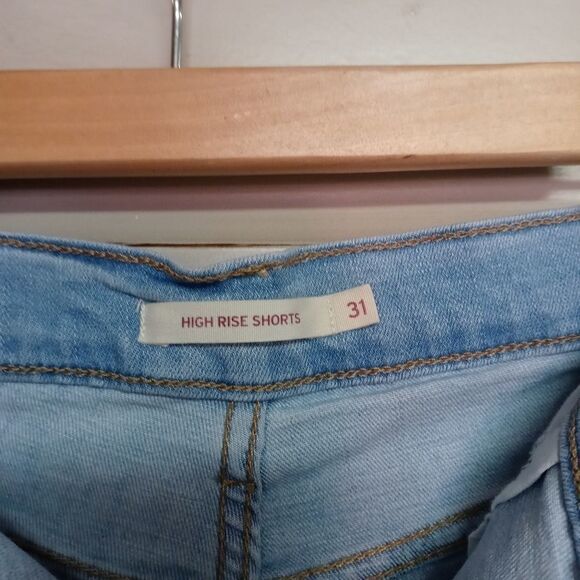 Levi's High Rise Shorts - Tribecca Scoop - Picture 8 of 10